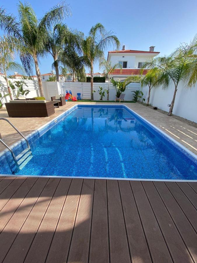 Villa Angel - Exotic Villa 200M From Beach Paralimni Exterior foto